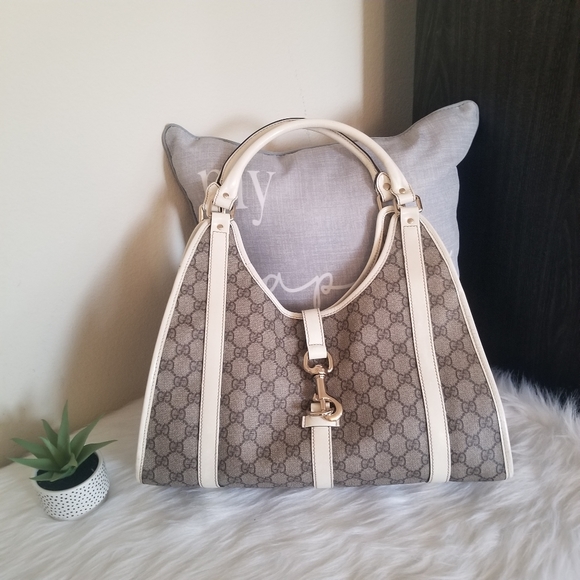 Gucci Handbags - Authentic Gucci Hobo shoulder bag handbag